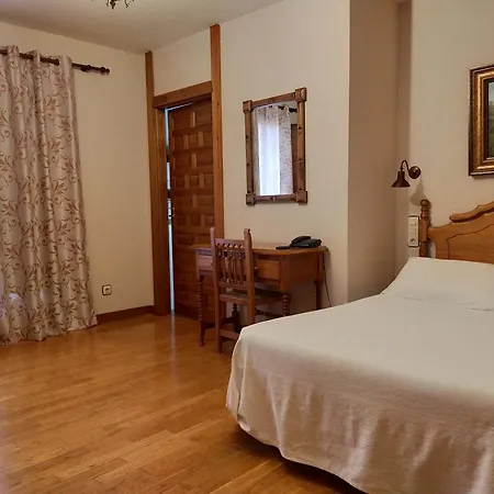 Antiguas Eras 3* לה אלברקה